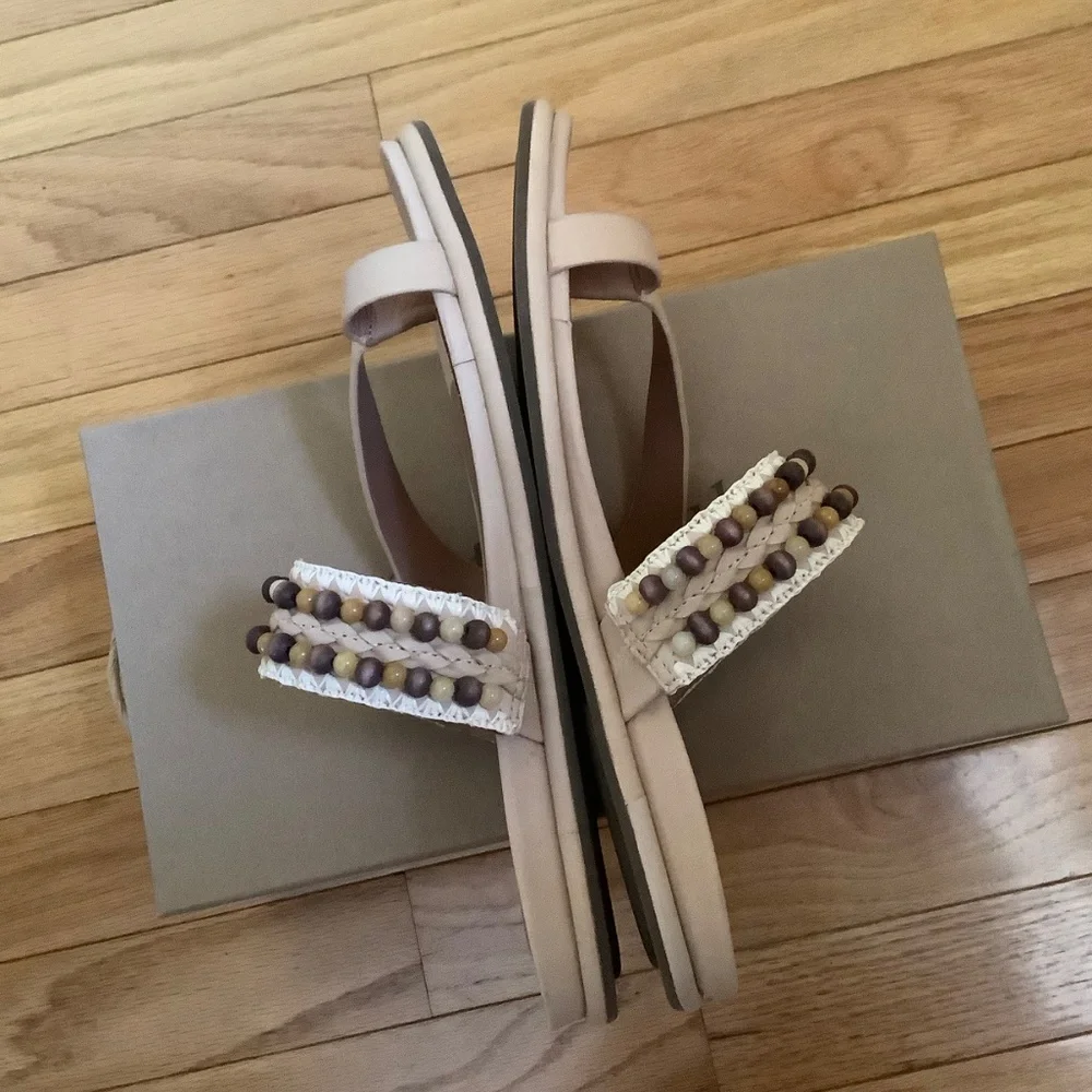 Gentle Souls Lentini Beaded Toe Loop Sandal Tan Leather SZ 9